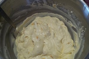Tort cu mascarpone si piersici