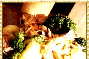 Paste cu pui si broccoli