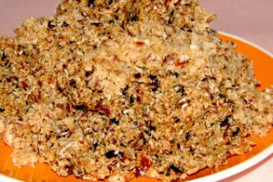 Bomboane tip Raffaello cu nuca de cocos, curmale si prune uscate
