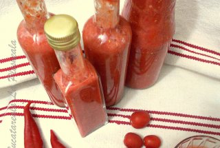 Sos de rosii picant, raw (pentru iarna)