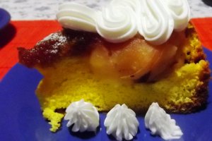 Tort cu mere caramelizate