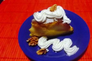 Tort cu mere caramelizate