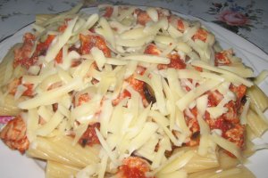 Tortiglioni cu piept de pui