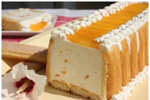 Desert prajitura cu iaurt si frisca