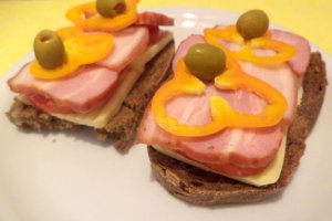 Sandwich cu cascaval si kaizer