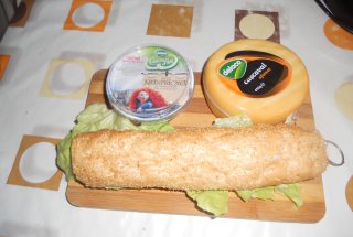 Sandvis cu crema Delaco