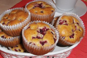 Briose cu rodie si sirop de portocale