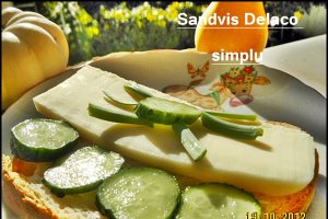 Sandvis Delaco simplu