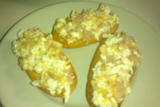 Tartine cu ton si ou