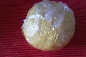 Biscoturi cu lichior de oua si ciocolata