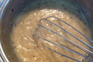 Tort cu alune caramelizate
