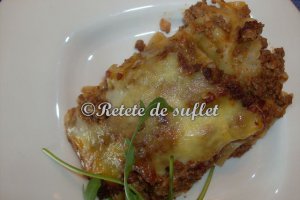 Lasagne cu sos ragu alla bolognese