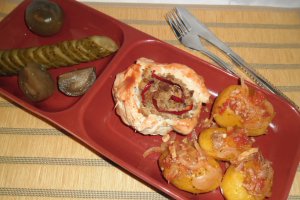 Cosulete din piept de pui cu garnitura de cartofi