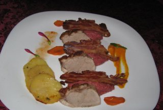 Piept de rata cu piure si bacon crispy