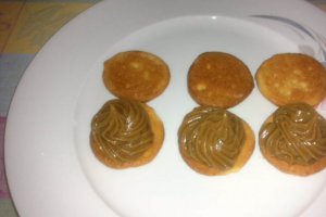 Biscuiti cu crema de cappuccino
