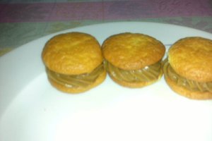 Biscuiti cu crema de cappuccino