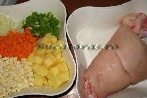 Ciorba cu ciolan de porc
