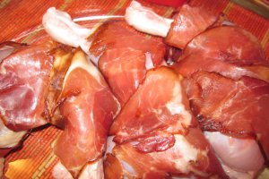 Pulpe de pui, bacon, mix de brocoli si conopida