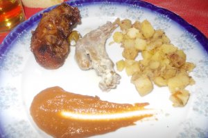 Iepure in sos tomat