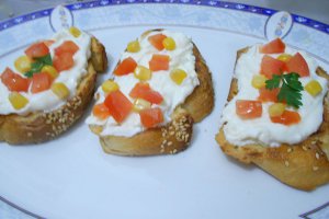 Bruschete cu crema de branza