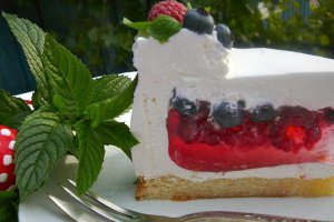 Tort cu miez de fructe