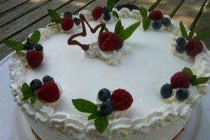 Tort cu miez de fructe
