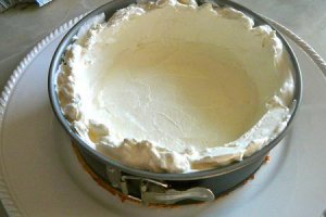 Tort cu miez de fructe