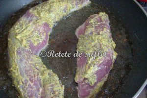 Muşchiuleţ de porc imbrăcat in muştar