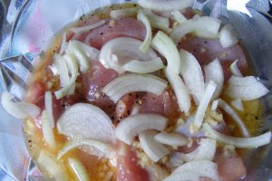 Pulpe de curcan cu vin alb la cuptor