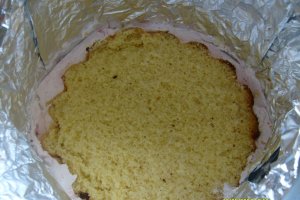 Tort cu iaurt si capsuni