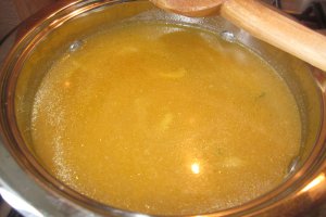 Ciorba de varza dulce cu perisoare din carne de pui