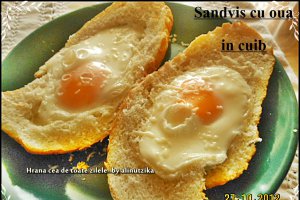 Sandvis cu oua in cuib la microunde