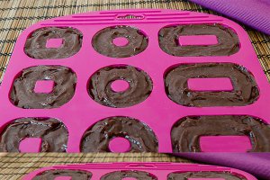 Mini-brownie cu glazura de dovleac