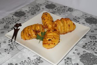 Cartofi aromati la cuptor