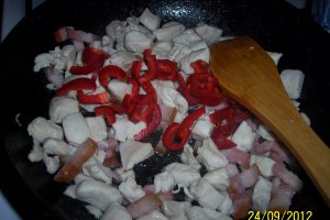 Varza dulce cu piept de pui la cuptor