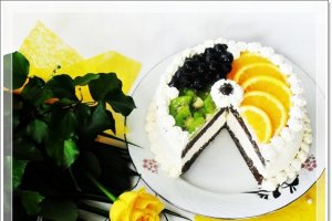 Tort pentru Bunica, cu mousse de ciocolata alba
