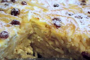 Budinca de spaghete, cu branza si stafide