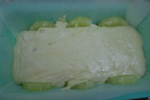 Prajitura cu ananas si seminte de pin