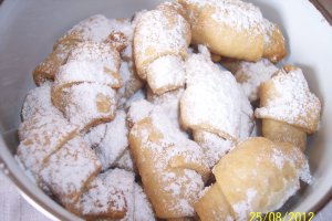 Cornulete fragede cu rahat