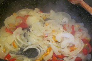 Tocanita de pui si ciuperci