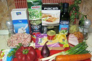 Cannelloni alla Bolognese cu sos Bechamel
