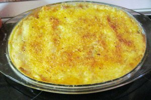 Cannelloni alla Bolognese cu sos Bechamel