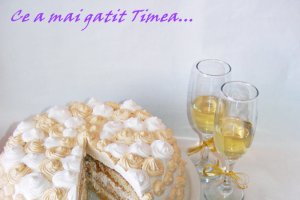 Tort cu frisca si caramel