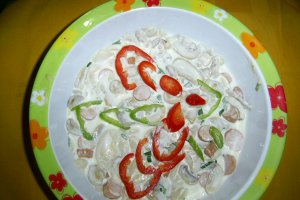 Salata de ciuperci cu cremwusti