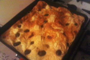 Omleta cu masline si brinza topita la cuptor