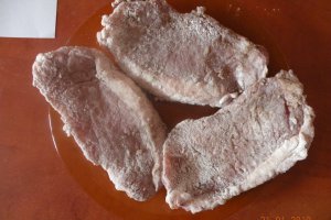 Cotlet de porc in sos mediteranean