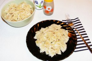 Farfalle cu varza calita