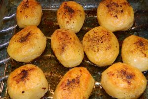 Cartofi aromati la cuptor