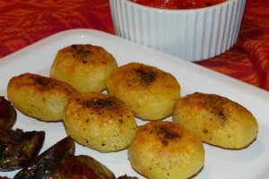 Cartofi aromati la cuptor