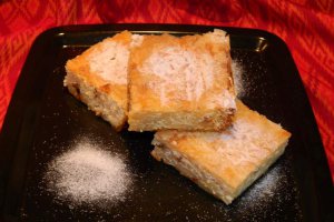 Vargabeles (Budinca cu paste, branza si stafide)